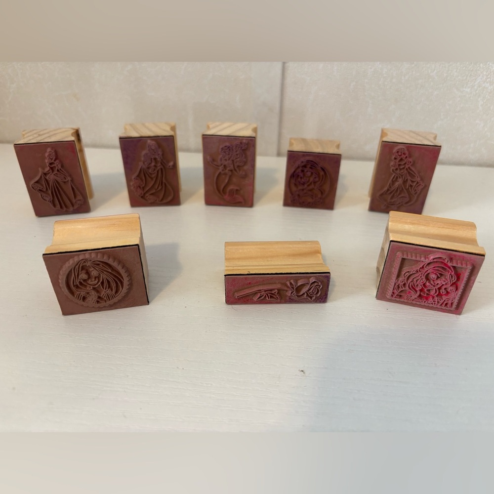 Disney Princess | Wooden Stamp Set - Natural and Pink - Picture 2 of 3